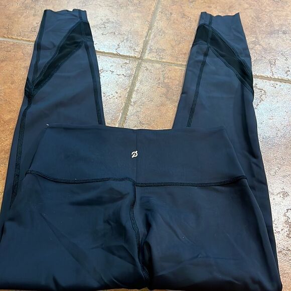 NWT Peloton Move Mission Scallop Hem Legging Black size S - Picture 5 of 10